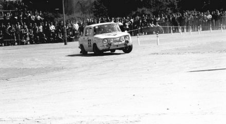Ryszard Nowicki i Marian Bień – Renault 8 Gordini.